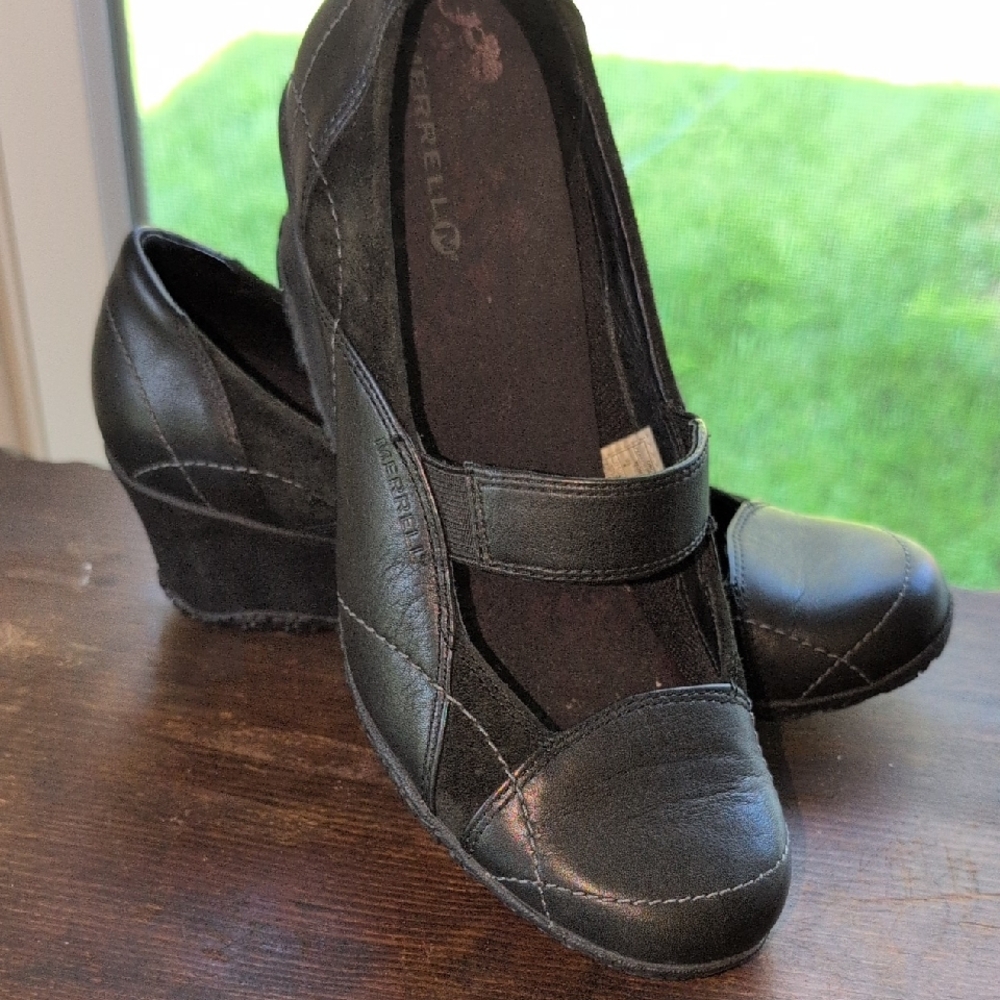Merrell Women's Black Leather Wedges